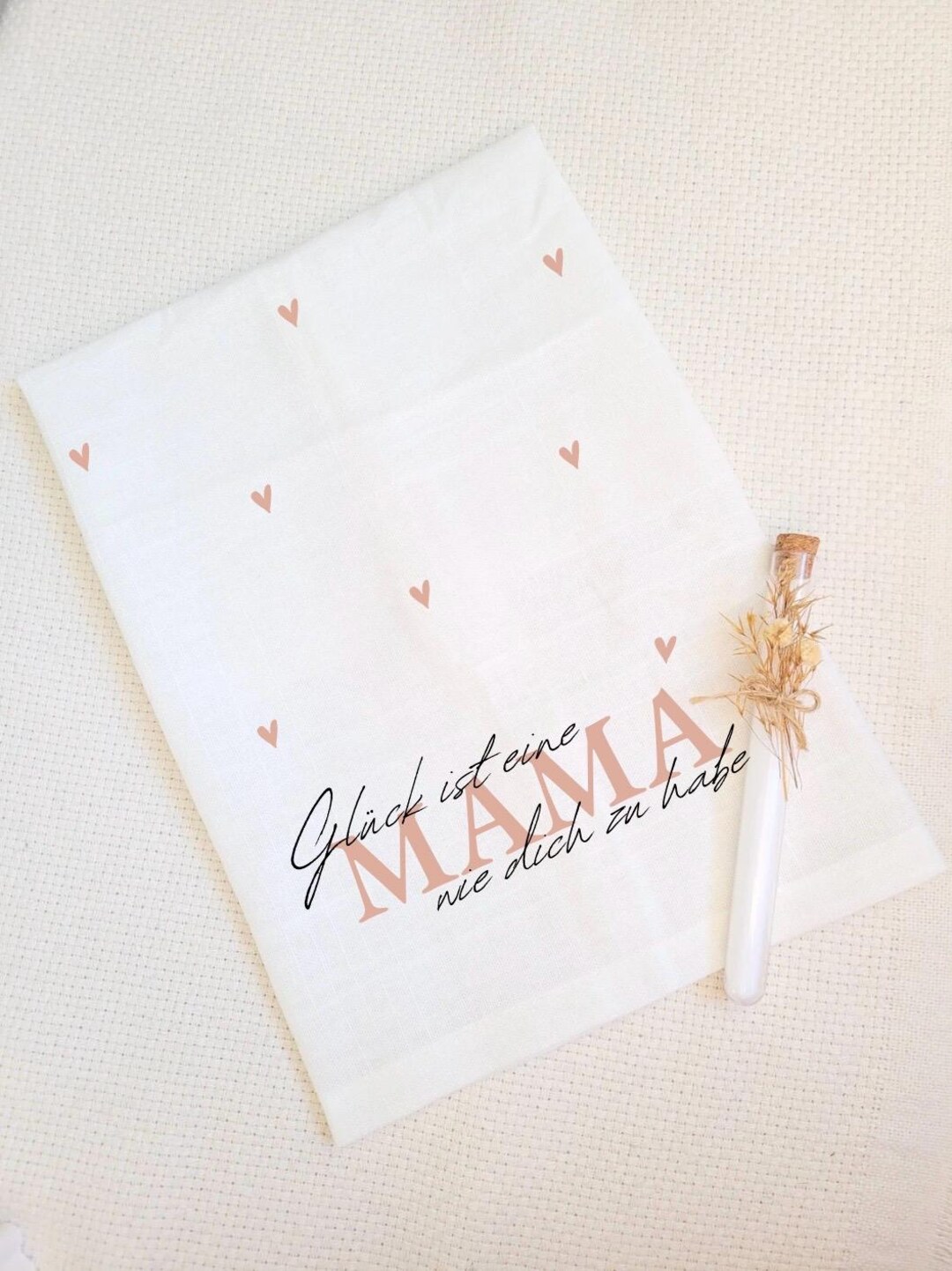 Geschirrtuch mit Spruch „Glück ist eine Mama wie dich zu haben“ – personalisiertes Küchentuch als Muttertagsgeschenk