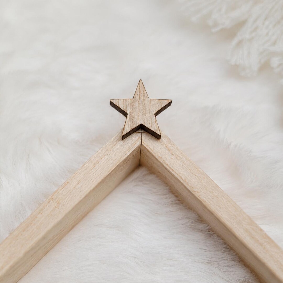 Minimalistische Weihnachtskrippe aus Holz – Bild 7
